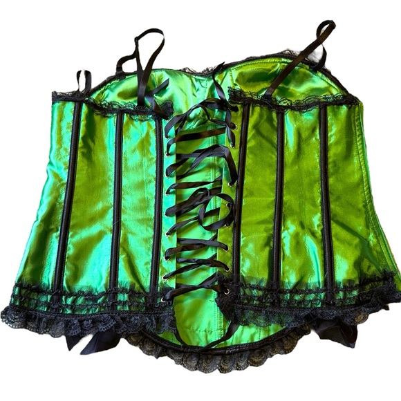 Beautiful Green and Black Corset - Picture 2 of 4